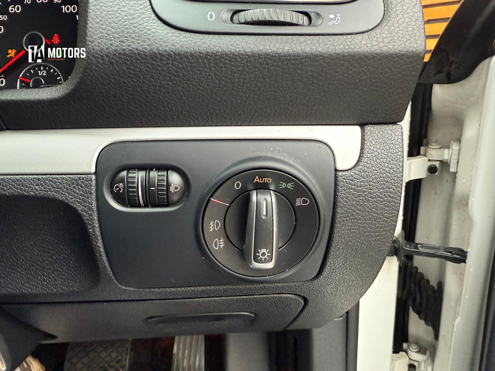 Volkswagen Scirocco 2.0 TDI BlueMotion Tech GT Hatchback 3dr Diesel DSG Euro 5 (s/s) (140 ps)