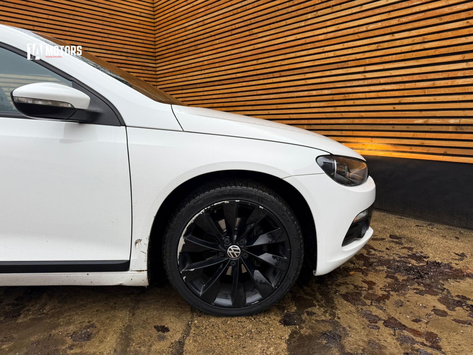 Volkswagen Scirocco 2.0 TDI BlueMotion Tech GT Hatchback 3dr Diesel DSG Euro 5 (s/s) (140 ps)