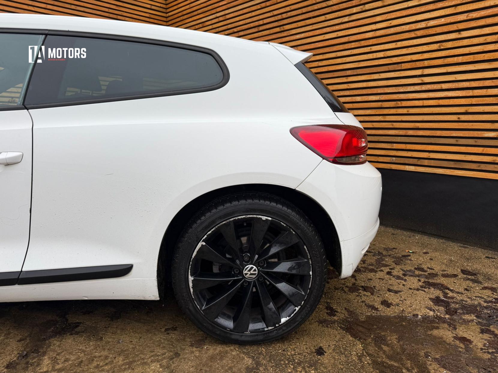 Volkswagen Scirocco 2.0 TDI BlueMotion Tech GT Hatchback 3dr Diesel DSG Euro 5 (s/s) (140 ps)