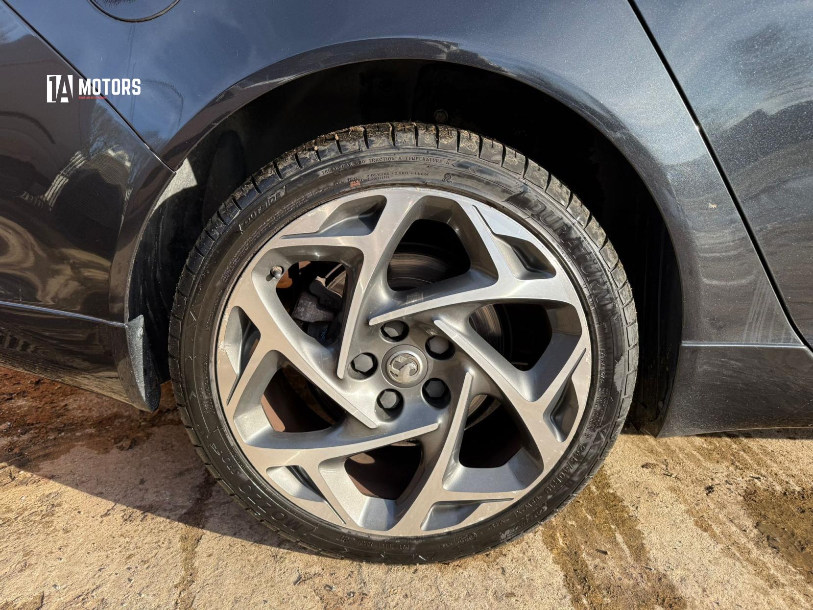 Vauxhall Insignia 2.0 CDTi BiTurbo SRi VX Line Nav Hatchback 5dr Diesel Manual Euro 5 (s/s) (195 ps)