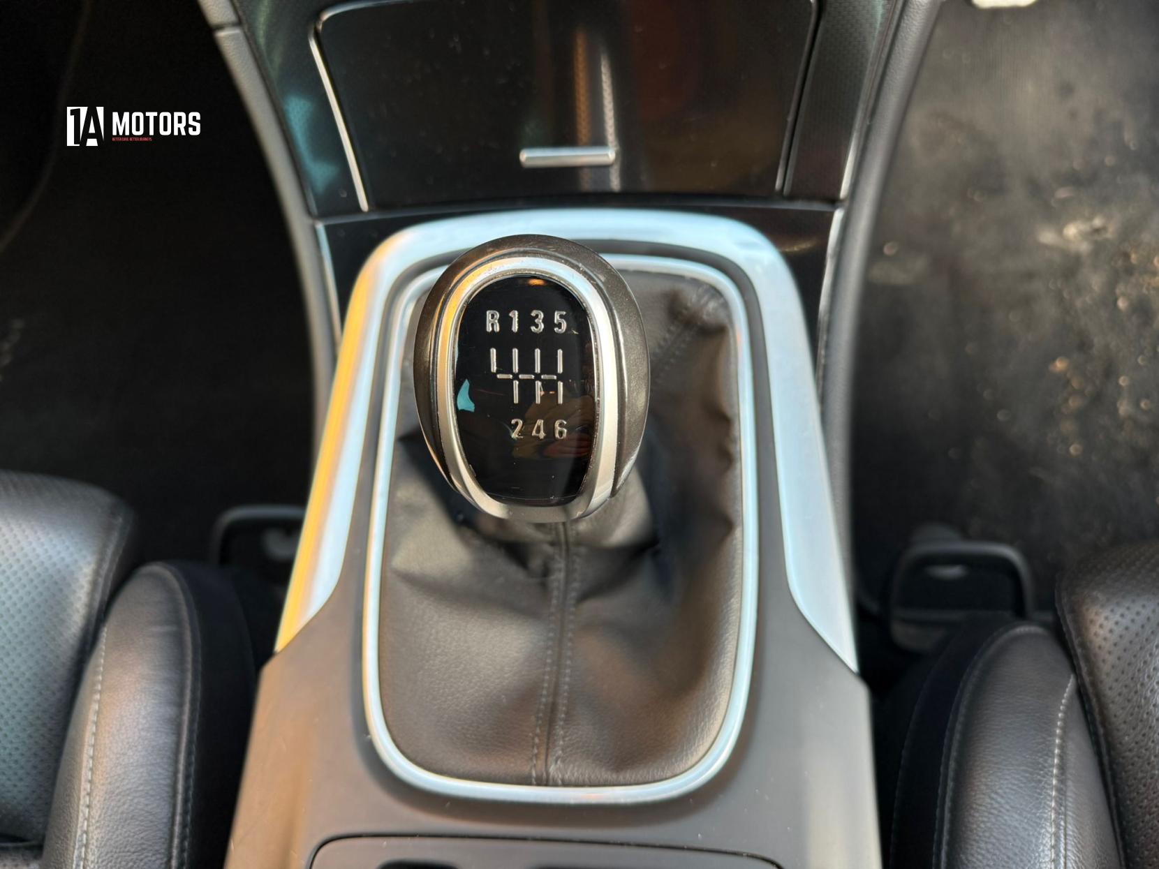 Vauxhall Insignia 2.0 CDTi BiTurbo SRi VX Line Nav Hatchback 5dr Diesel Manual Euro 5 (s/s) (195 ps)