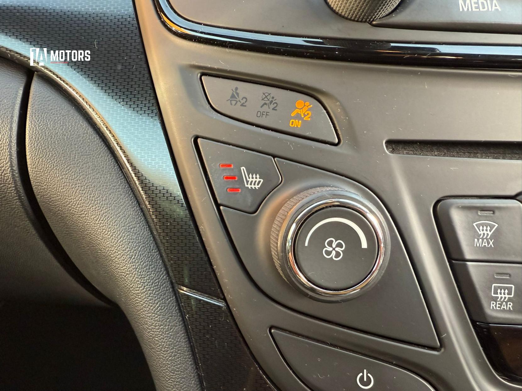 Vauxhall Insignia 2.0 CDTi BiTurbo SRi VX Line Nav Hatchback 5dr Diesel Manual Euro 5 (s/s) (195 ps)