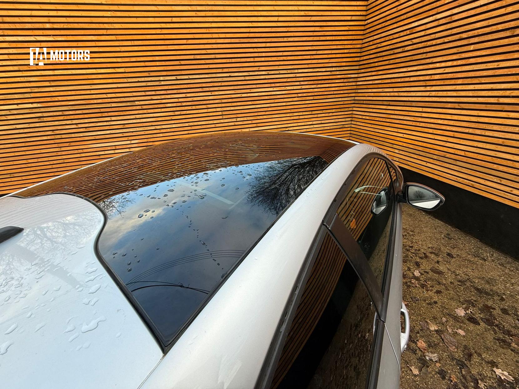 Peugeot 208 1.2 VTi PureTech Style Hatchback 3dr Petrol Manual Euro 5 (82 ps)