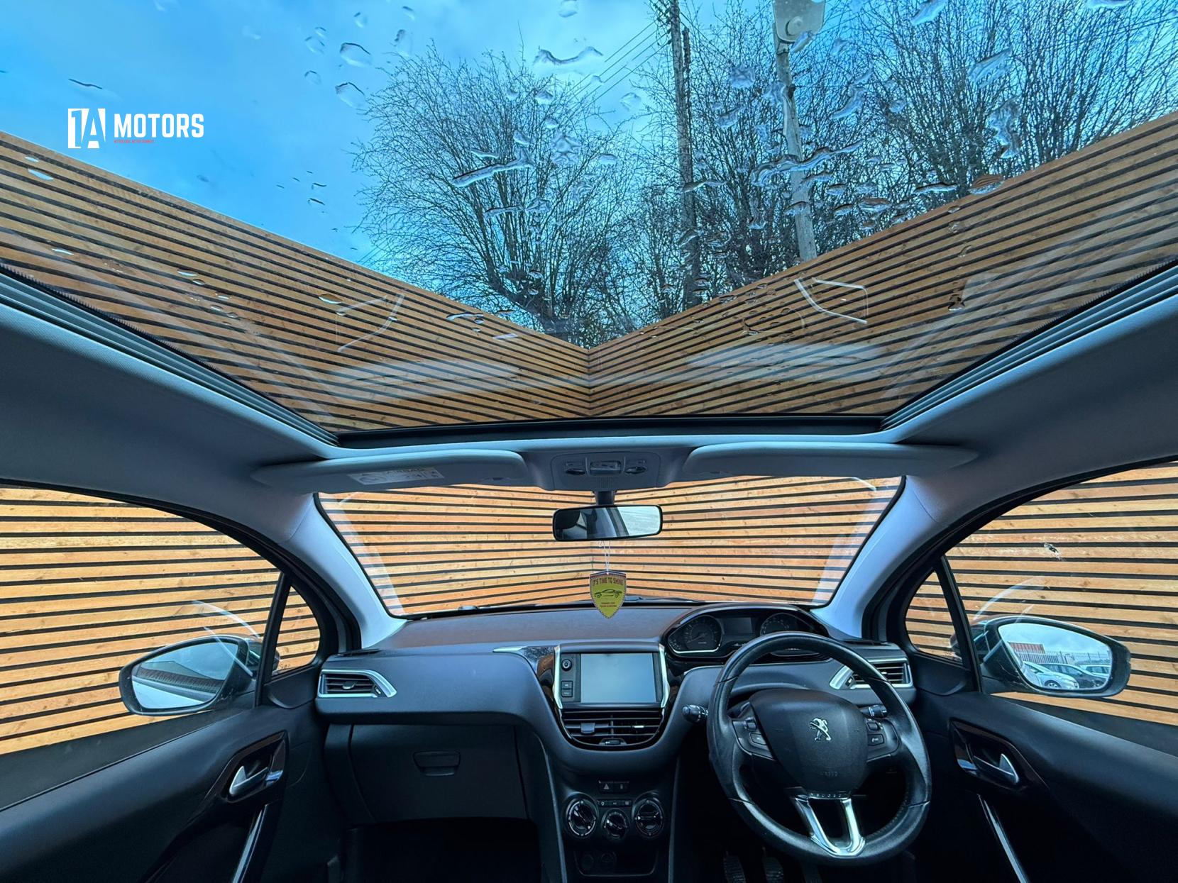 Peugeot 208 1.2 VTi PureTech Style Hatchback 3dr Petrol Manual Euro 5 (82 ps)