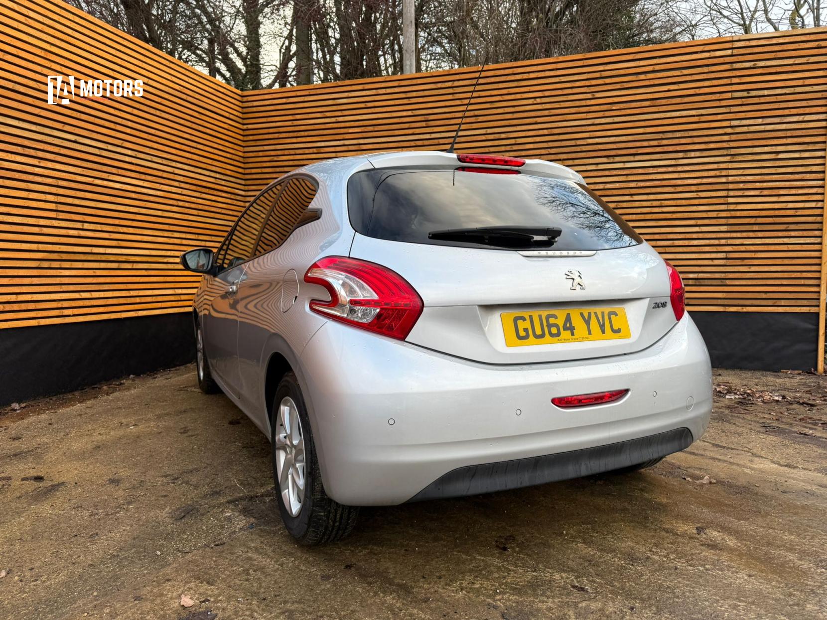 Peugeot 208 1.2 VTi PureTech Style Hatchback 3dr Petrol Manual Euro 5 (82 ps)