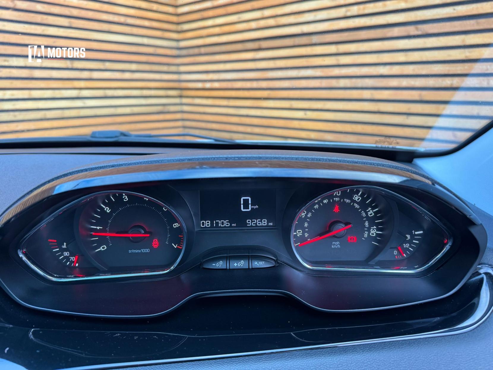 Peugeot 208 1.2 VTi PureTech Style Hatchback 3dr Petrol Manual Euro 5 (82 ps)