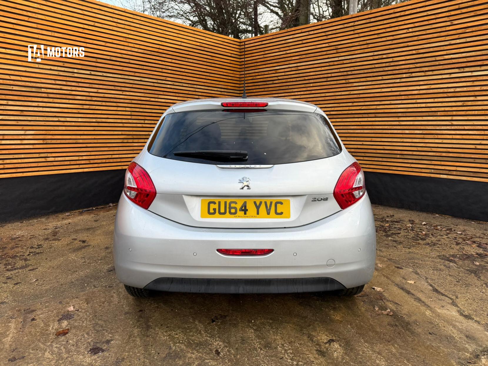 Peugeot 208 1.2 VTi PureTech Style Hatchback 3dr Petrol Manual Euro 5 (82 ps)