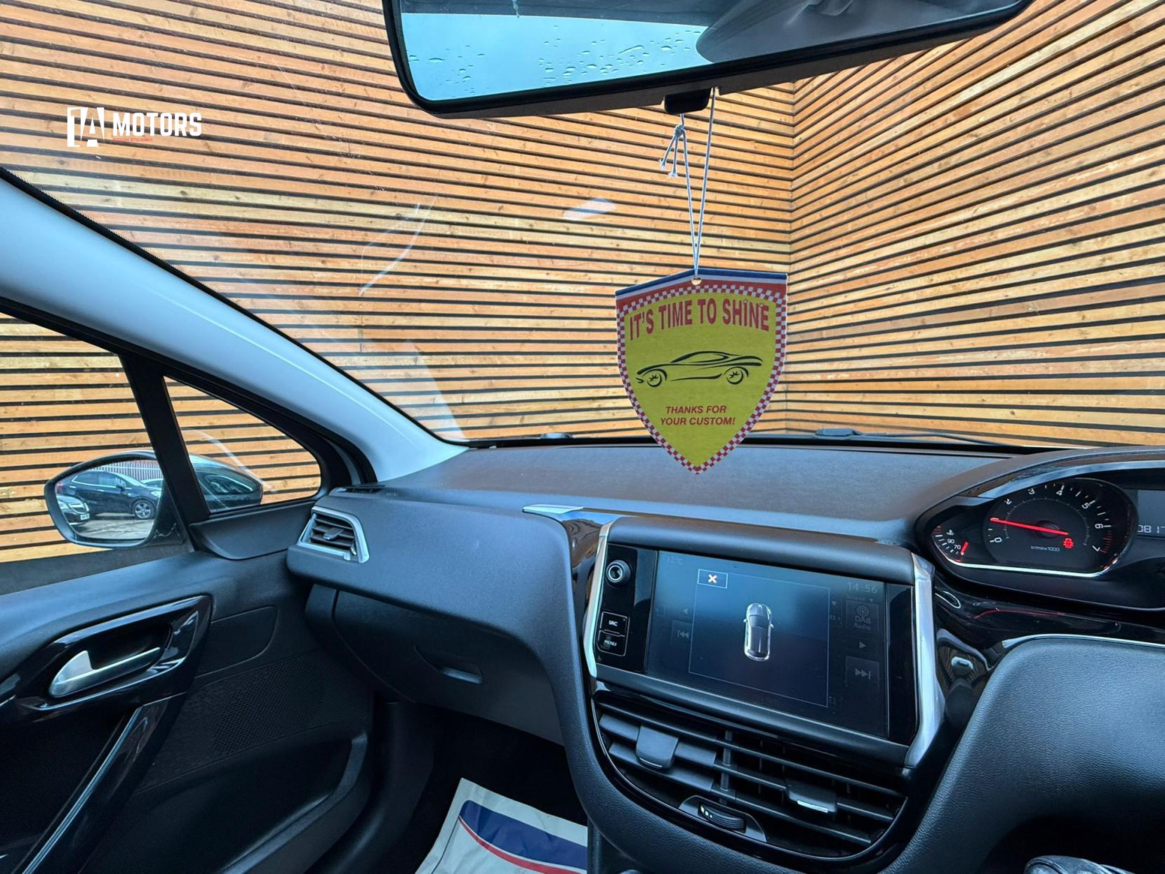 Peugeot 208 1.2 VTi PureTech Style Hatchback 3dr Petrol Manual Euro 5 (82 ps)