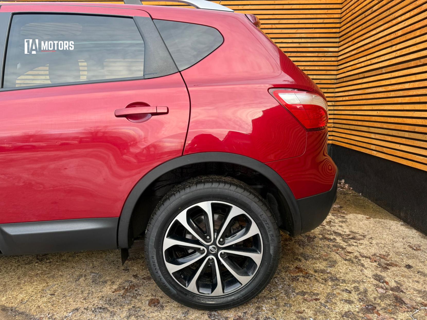 Nissan Qashqai 1.5 dCi n-tec+ SUV 5dr Diesel Manual 2WD Euro 5 (110 ps)