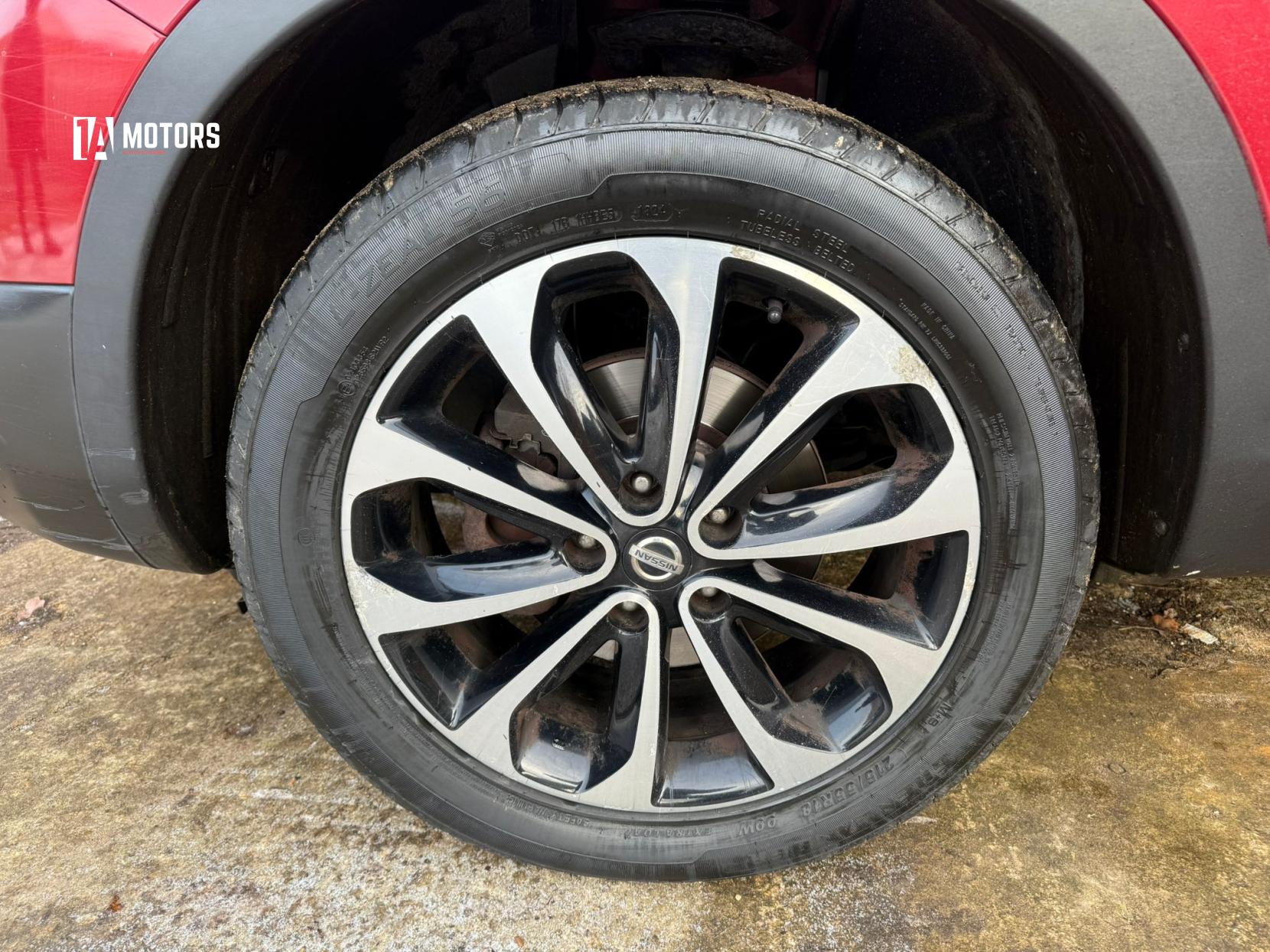 Nissan Qashqai 1.5 dCi n-tec+ SUV 5dr Diesel Manual 2WD Euro 5 (110 ps)