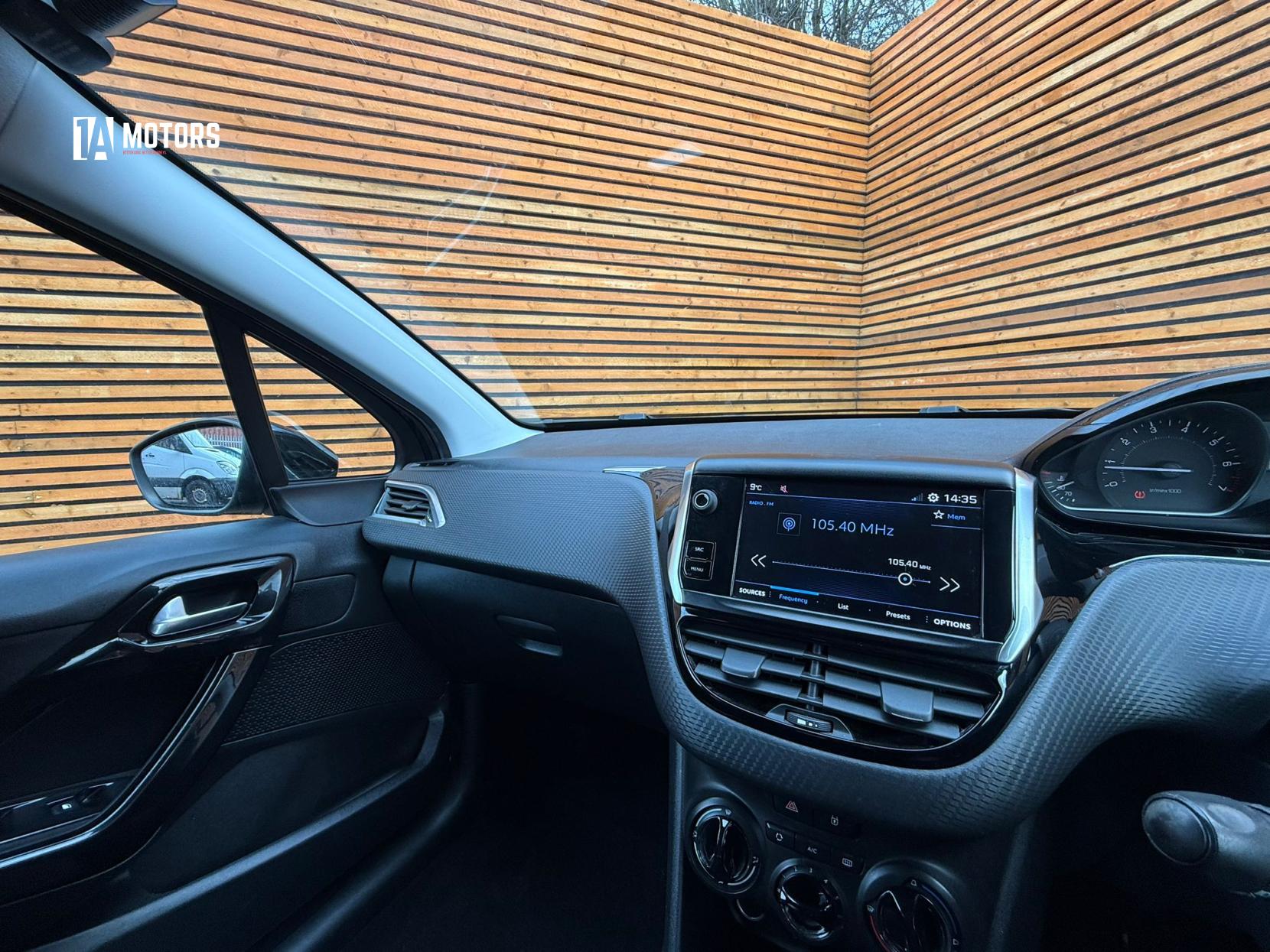 Peugeot 208 1.2 PureTech Black Edition Hatchback 3dr Petrol Manual Euro 6 (82 ps)