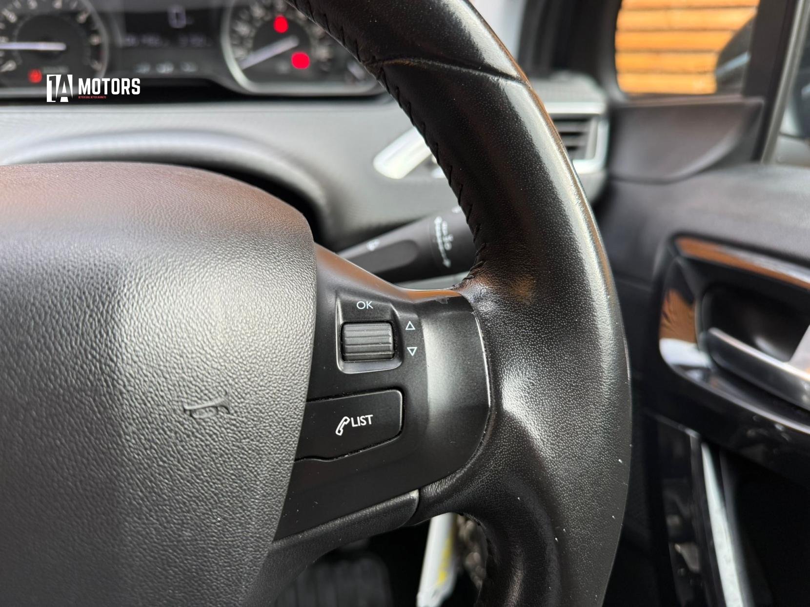 Peugeot 208 1.2 PureTech Black Edition Hatchback 3dr Petrol Manual Euro 6 (82 ps)