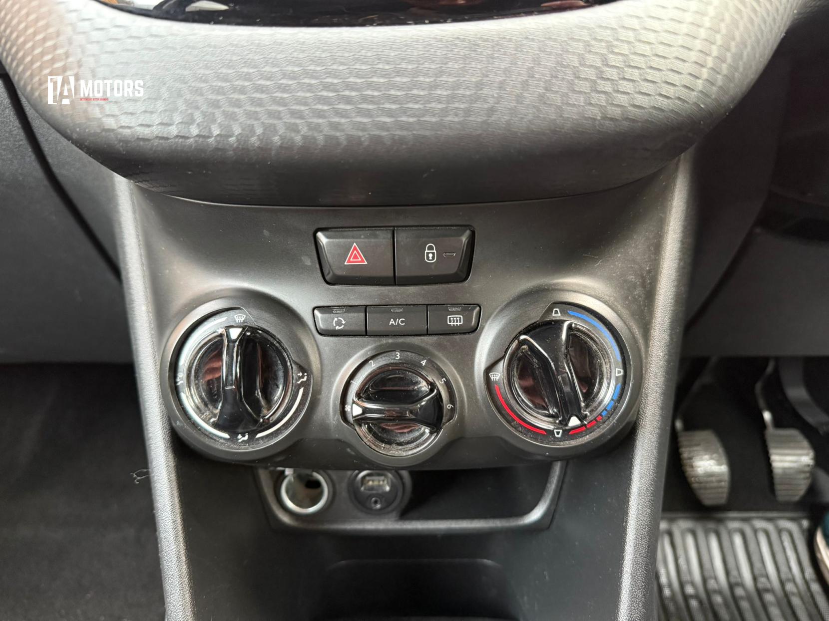 Peugeot 208 1.2 PureTech Black Edition Hatchback 3dr Petrol Manual Euro 6 (82 ps)