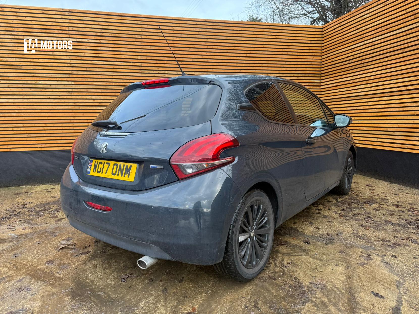 Peugeot 208 1.2 PureTech Black Edition Hatchback 3dr Petrol Manual Euro 6 (82 ps)