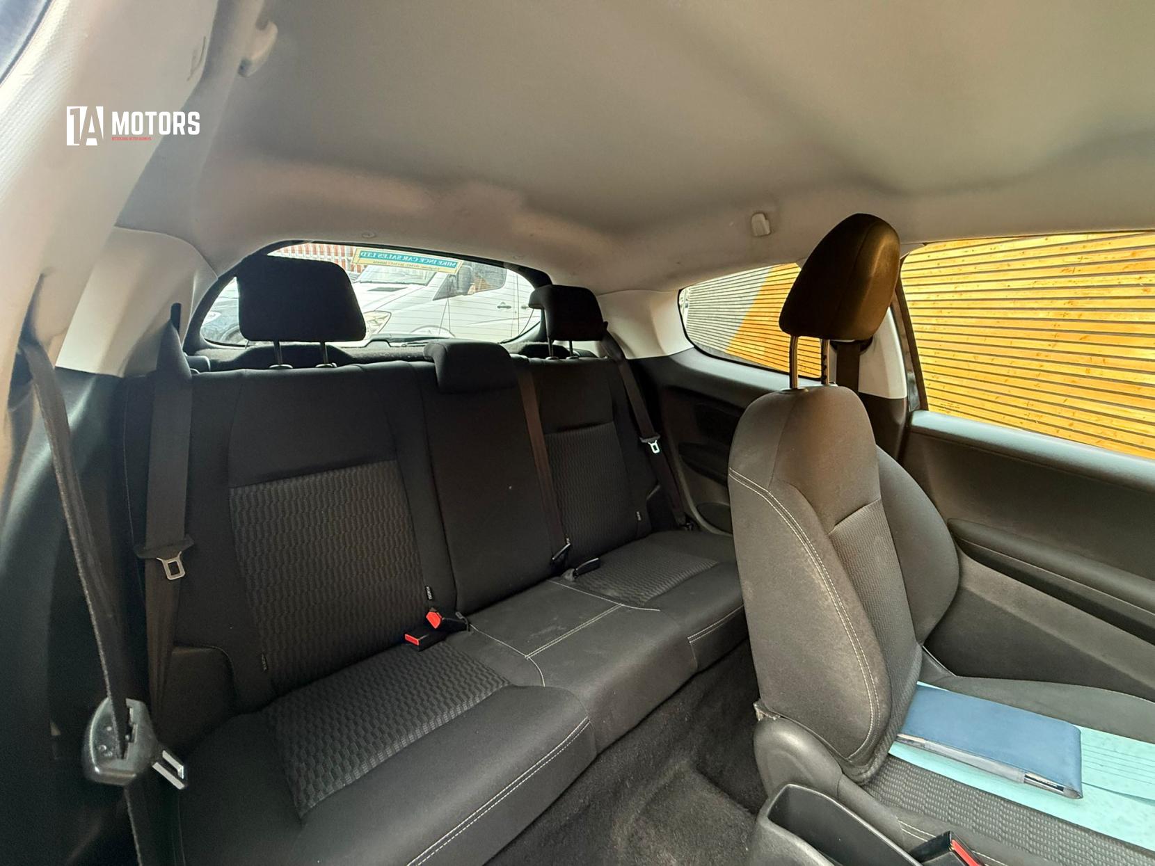 Peugeot 208 1.2 PureTech Black Edition Hatchback 3dr Petrol Manual Euro 6 (82 ps)