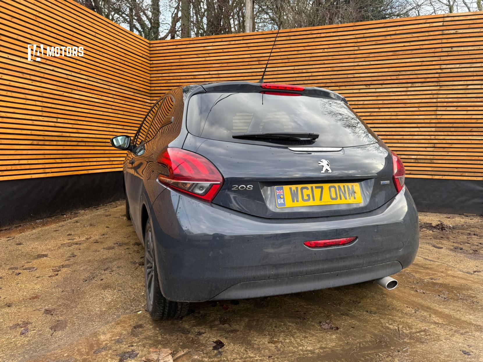 Peugeot 208 1.2 PureTech Black Edition Hatchback 3dr Petrol Manual Euro 6 (82 ps)