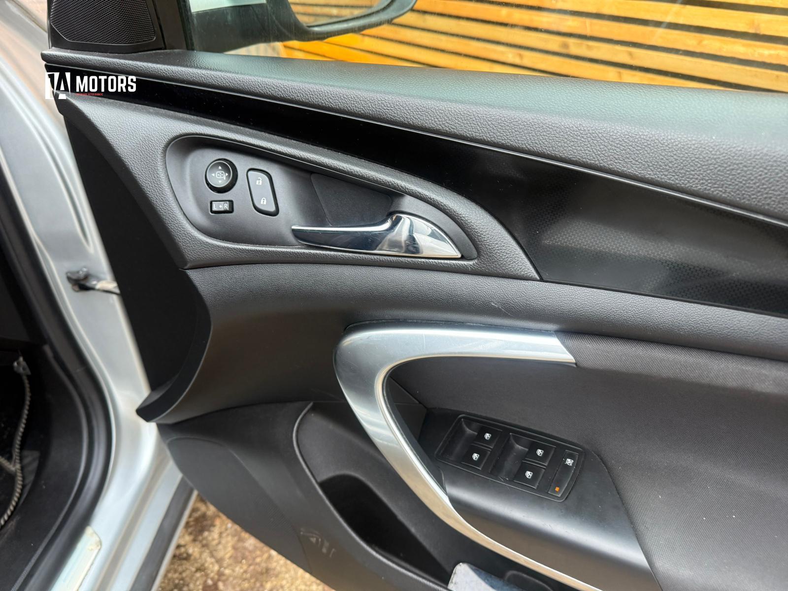 Vauxhall Insignia 2.0 CDTi ecoFLEX SRi Nav Hatchback 5dr Diesel Manual Euro 5 (s/s) (140 ps)