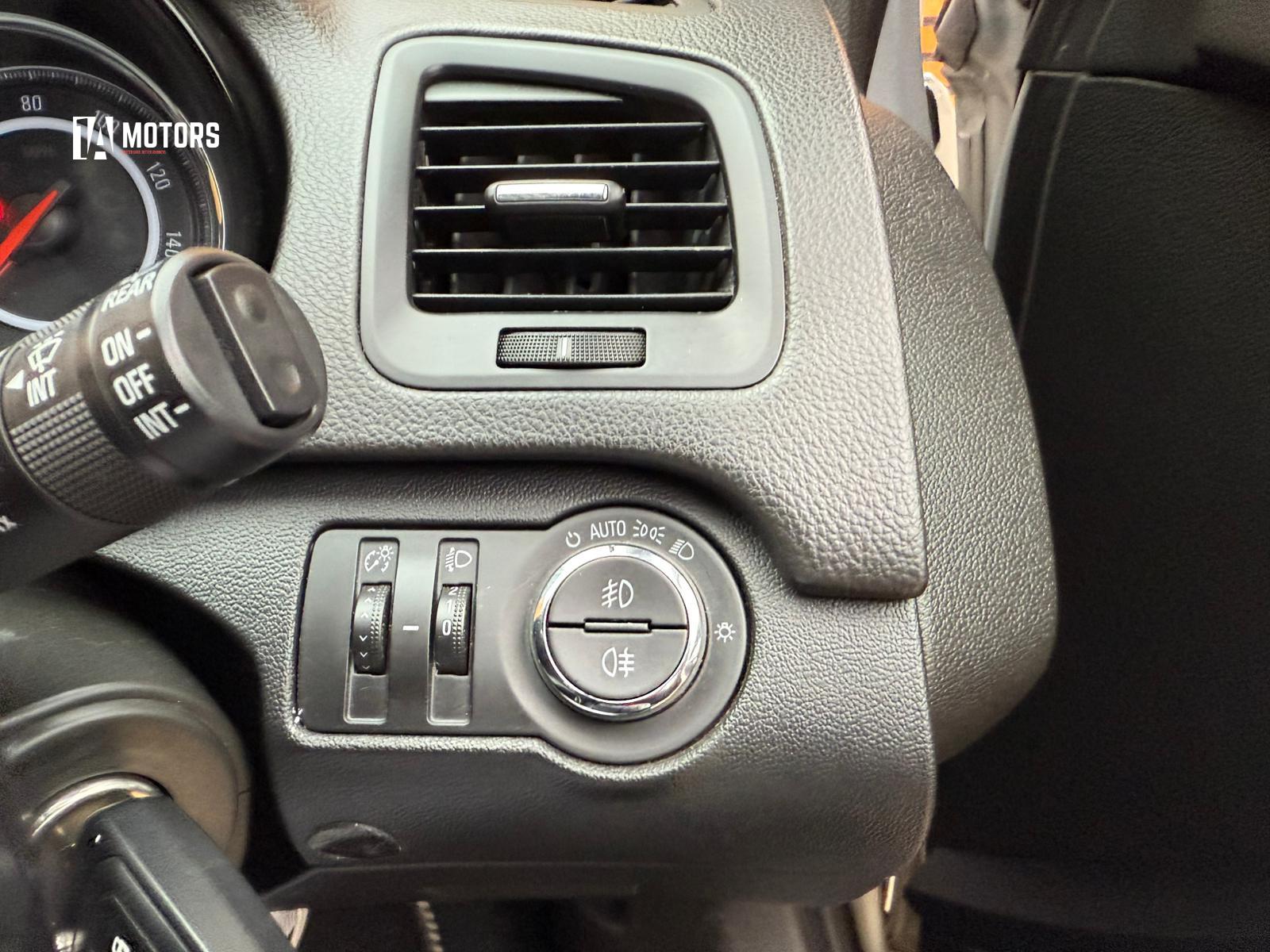 Vauxhall Insignia 2.0 CDTi ecoFLEX SRi Nav Hatchback 5dr Diesel Manual Euro 5 (s/s) (140 ps)