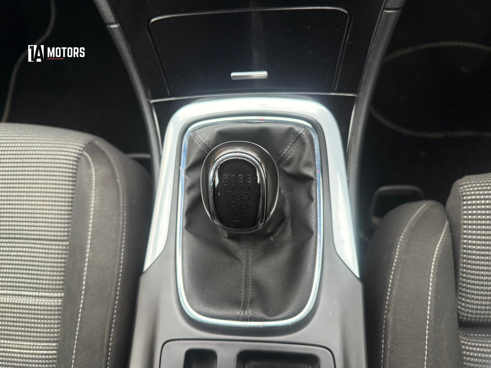 Vauxhall Insignia 2.0 CDTi ecoFLEX SRi Nav Hatchback 5dr Diesel Manual Euro 5 (s/s) (140 ps)